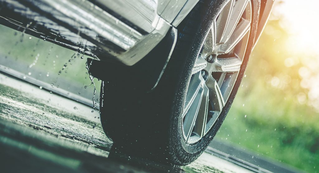 Driving in the rain: ten safety tips | Three60 by eDriving